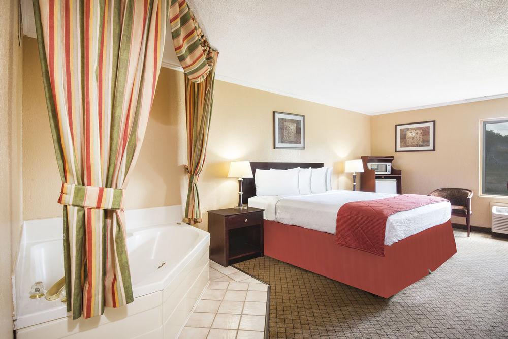 Red Roof Inn Ashtabula - Austinburg Dış mekan fotoğraf